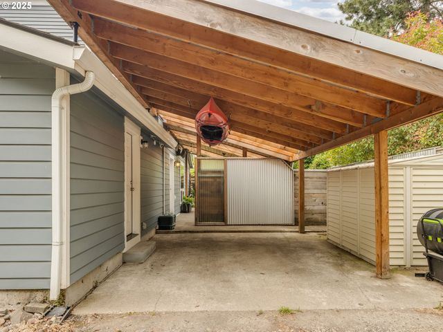 420 S CENTER St, Newberg, OR 97132