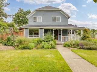 420 S CENTER St, Newberg, OR 97132