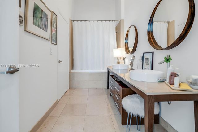 465 Brickell Ave 4106, Miami, FL 33131