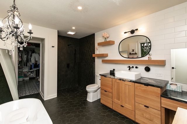 3285 Ashworth Road, Waukee, IA 50263