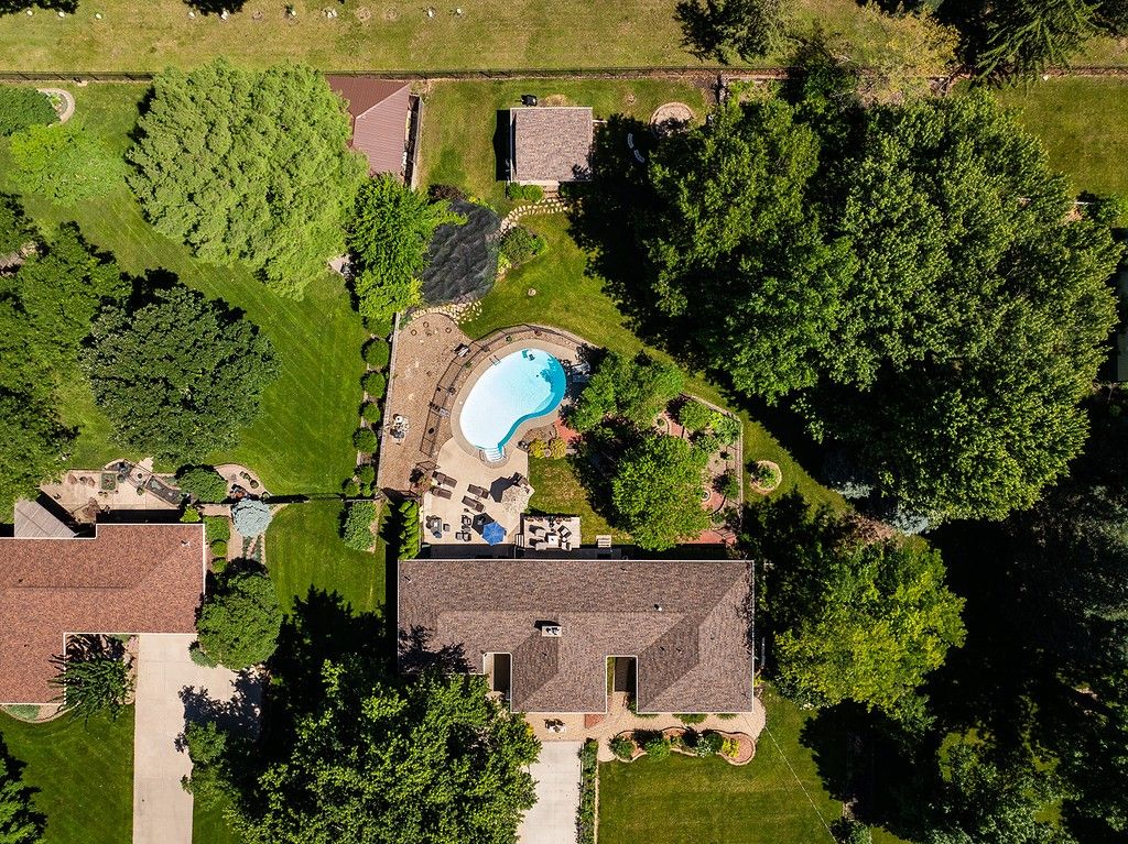 3285 Ashworth Road, Waukee, IA 50263