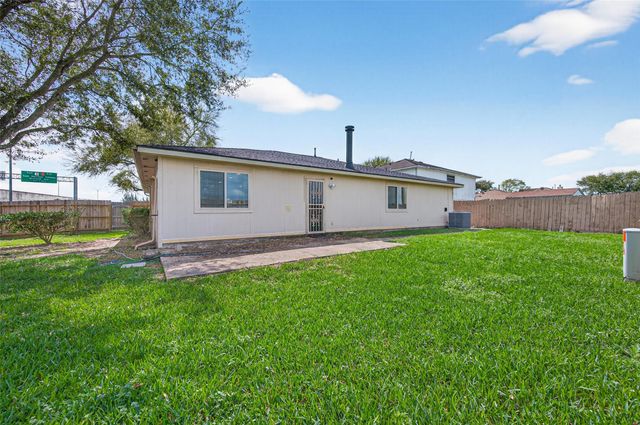 6502 River Bluff Drive, Houston, TX 77085