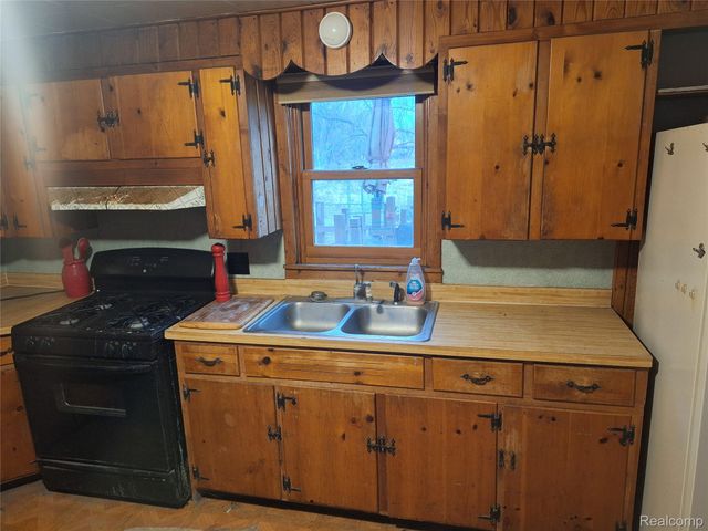 6921 Wegner Road, Thomas Township, MI 48609