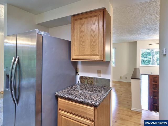 1745 NE West Devils Lake Rd, Lincoln City, OR 97367