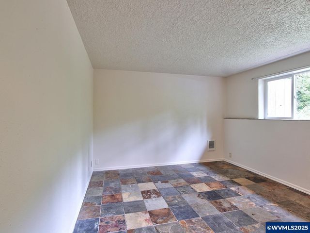 1745 NE West Devils Lake Rd, Lincoln City, OR 97367