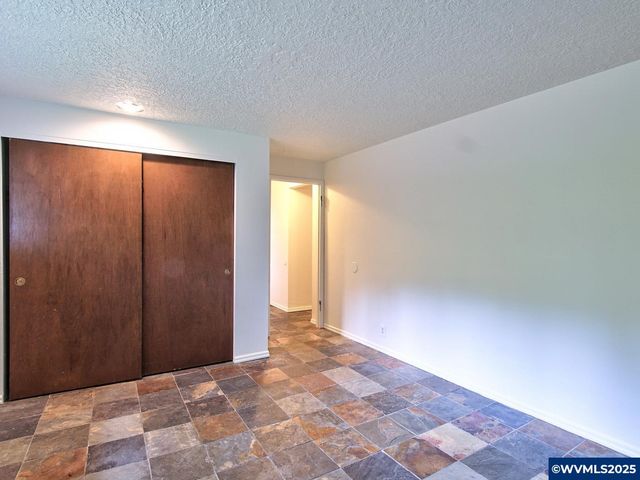 1745 NE West Devils Lake Rd, Lincoln City, OR 97367