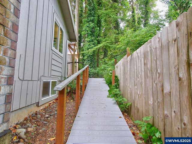 1745 NE West Devils Lake Rd, Lincoln City, OR 97367