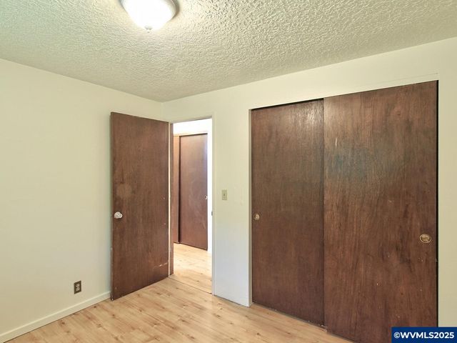 1745 NE West Devils Lake Rd, Lincoln City, OR 97367