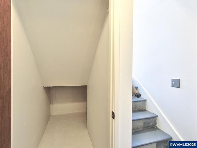 1745 NE West Devils Lake Rd, Lincoln City, OR 97367