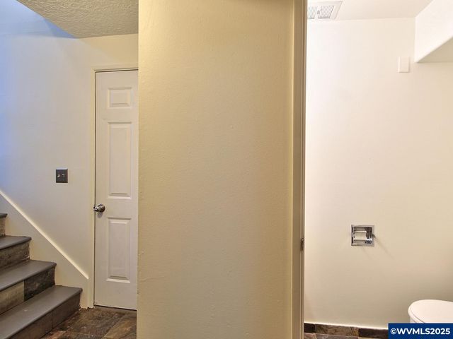 1745 NE West Devils Lake Rd, Lincoln City, OR 97367