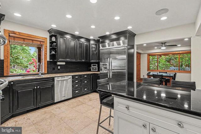 322 OLDE MEADOW LN, Hershey, PA 17033