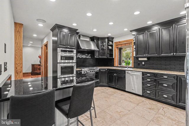 322 OLDE MEADOW LN, Hershey, PA 17033