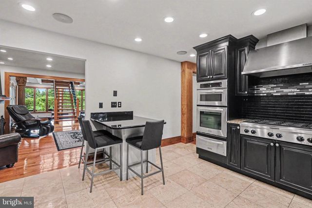 322 OLDE MEADOW LN, Hershey, PA 17033