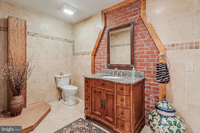 322 OLDE MEADOW LN, Hershey, PA 17033