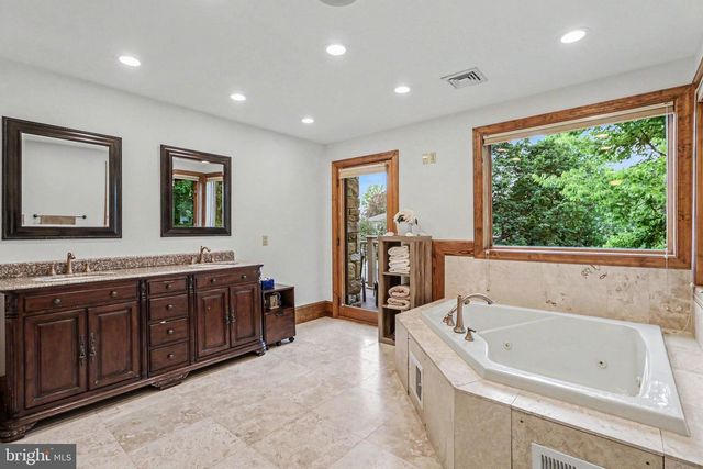 322 OLDE MEADOW LN, Hershey, PA 17033