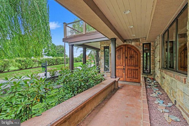 322 OLDE MEADOW LN, Hershey, PA 17033