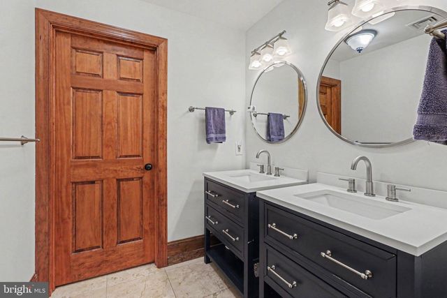 322 OLDE MEADOW LN, Hershey, PA 17033