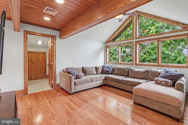 322 OLDE MEADOW LN, Hershey, PA 17033
