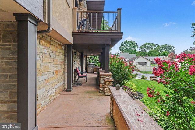 322 OLDE MEADOW LN, Hershey, PA 17033