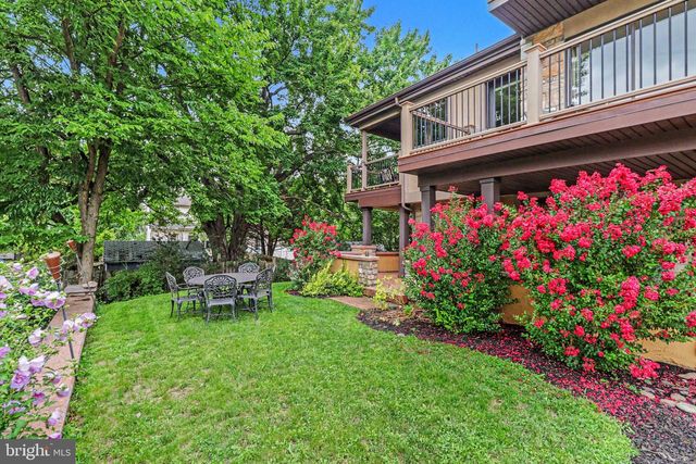 322 OLDE MEADOW LN, Hershey, PA 17033