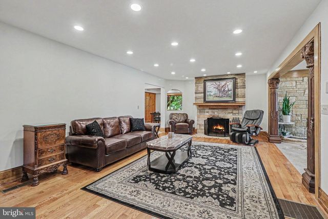 322 OLDE MEADOW LN, Hershey, PA 17033