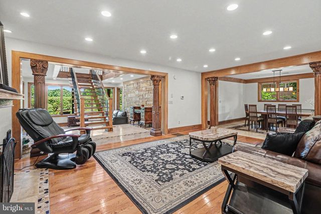 322 OLDE MEADOW LN, Hershey, PA 17033