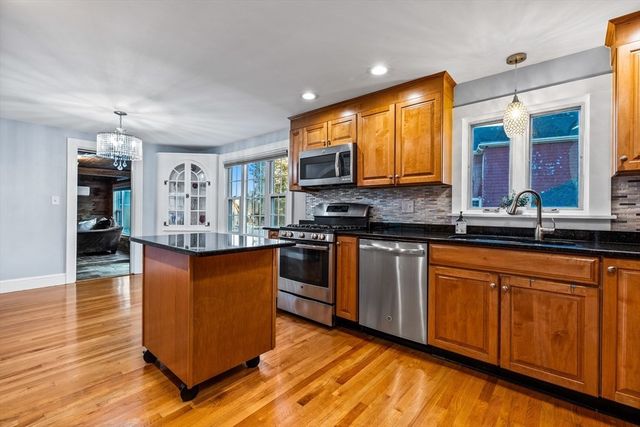 15 Northrop Ter, Lynn, MA 01904