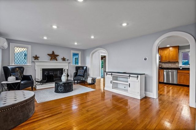 15 Northrop Ter, Lynn, MA 01904
