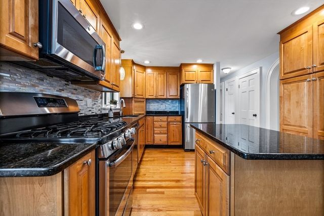 15 Northrop Ter, Lynn, MA 01904