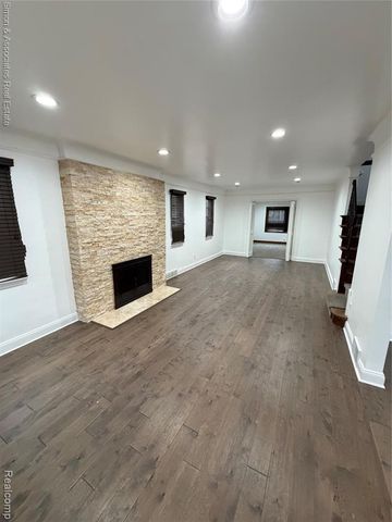 745 Beechmont Street, Dearborn, MI 48124