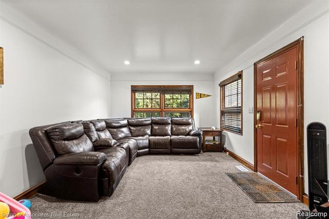 745 Beechmont Street, Dearborn, MI 48124