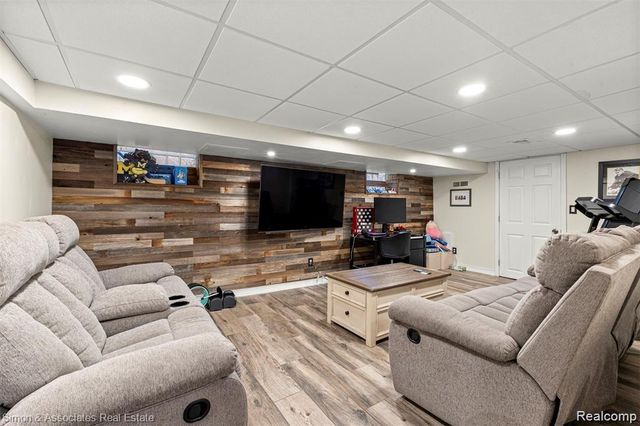 745 Beechmont Street, Dearborn, MI 48124