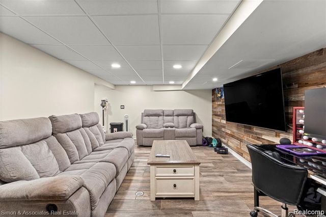 745 Beechmont Street, Dearborn, MI 48124