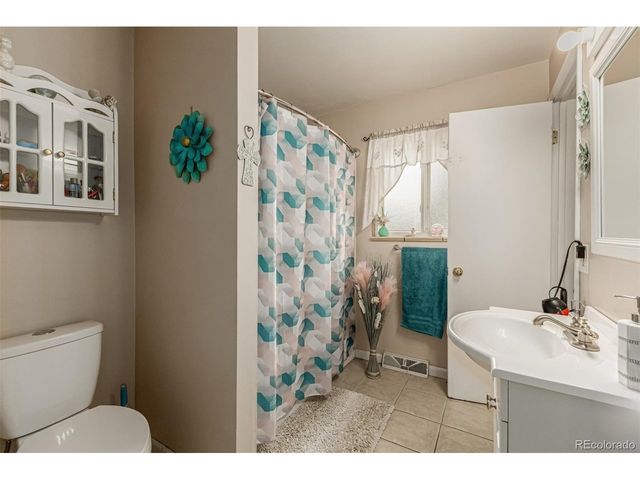 1146 W 102nd Ave, Northglenn, CO 80260