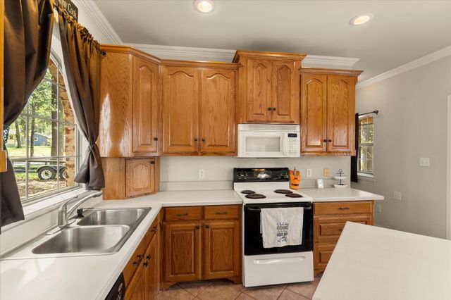 230 Lake Drive, Mount Vernon, TX 75457