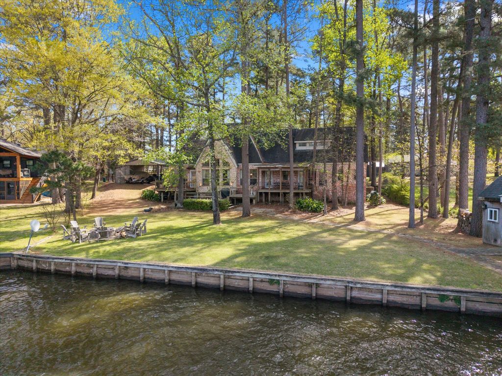 230 Lake Drive, Mount Vernon, TX 75457