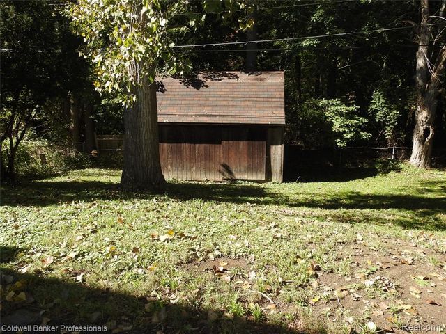 5919 Western Road, Flint, MI 48506