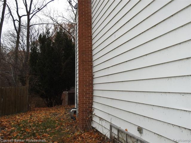 5919 Western Road, Flint, MI 48506