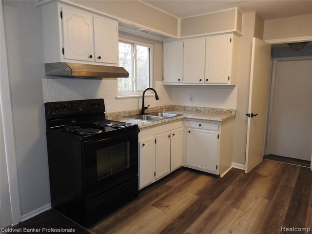 5919 Western Road, Flint, MI 48506