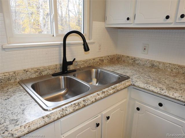 5919 Western Road, Flint, MI 48506
