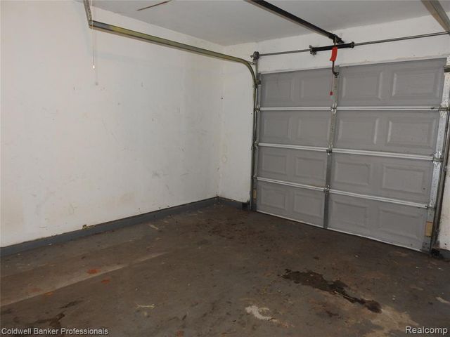5919 Western Road, Flint, MI 48506