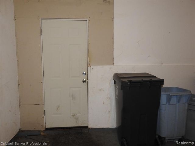 5919 Western Road, Flint, MI 48506