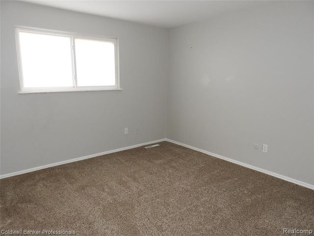 5919 Western Road, Flint, MI 48506
