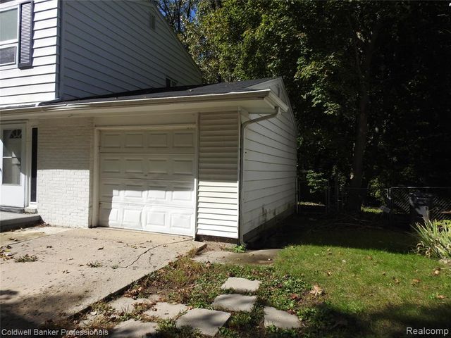 5919 Western Road, Flint, MI 48506