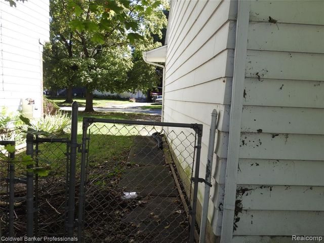 5919 Western Road, Flint, MI 48506