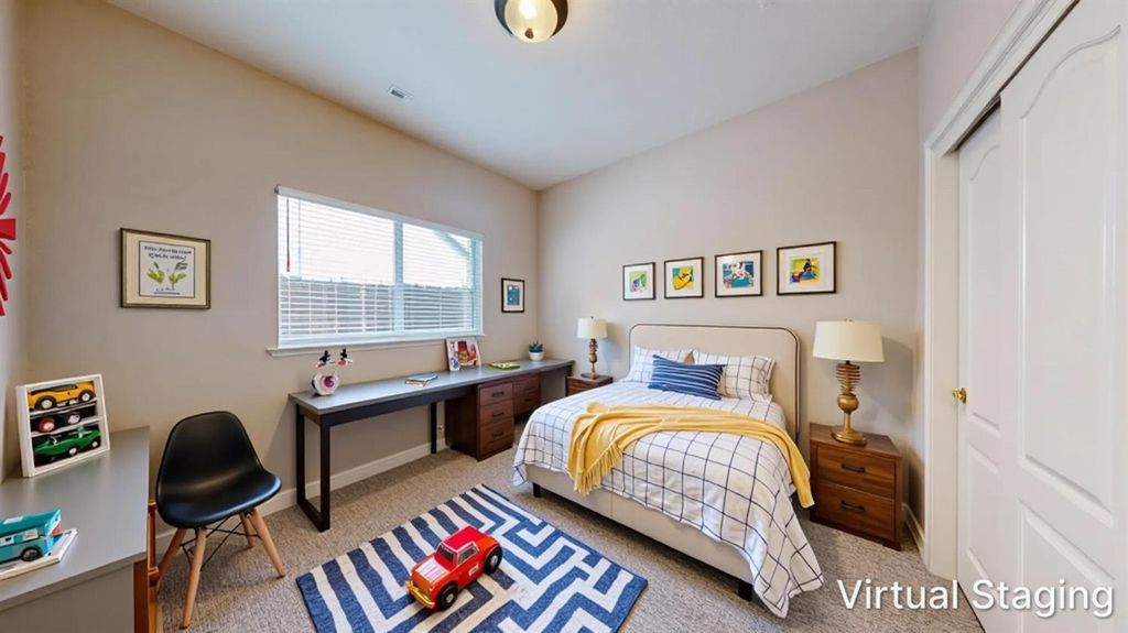 Image 25 of property listing at 2050 E Fox Glen Drive, Fresno, CA 93730
