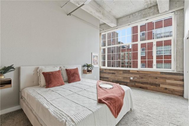 321 W 7th Street 402, Kansas City, MO 64105