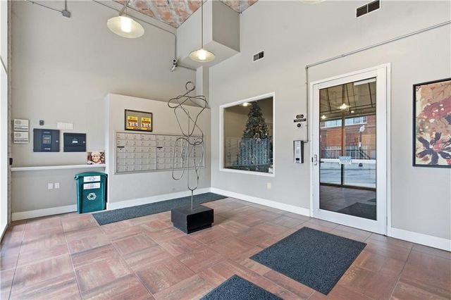 321 W 7th Street 402, Kansas City, MO 64105