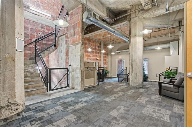 321 W 7th Street 402, Kansas City, MO 64105