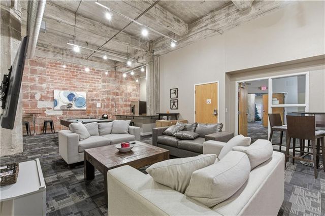 321 W 7th Street 402, Kansas City, MO 64105